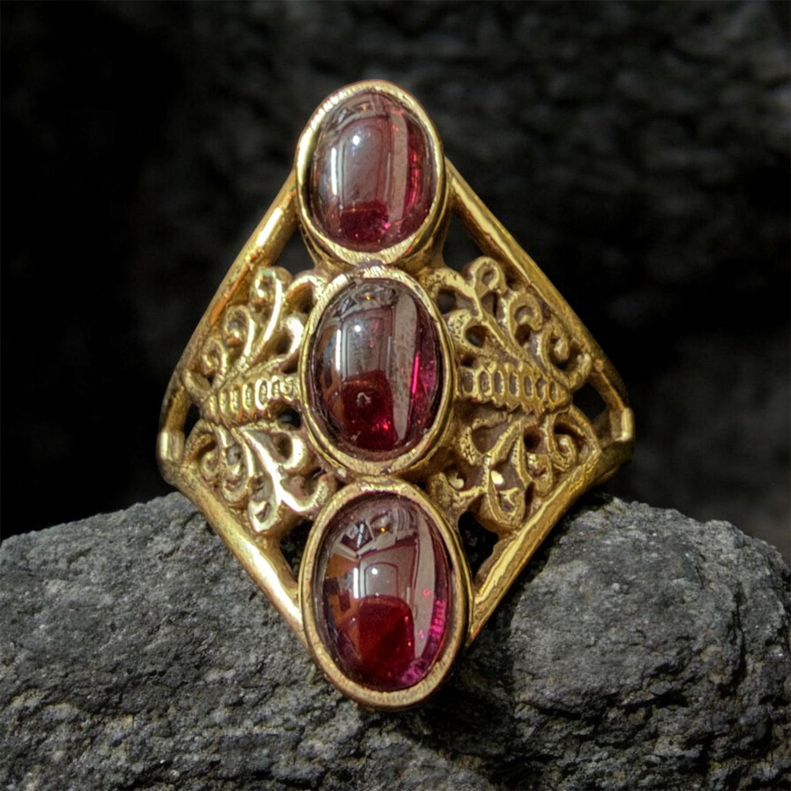 Vintage Filigree Triple Crimson Stone Ring